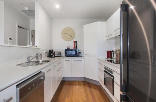 Tea Gardens House | 3 The Pier on The Myall River