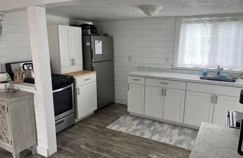 Salisbury Beach House | 3 to 4 Minute walk to the beach, restaurants and fun!
