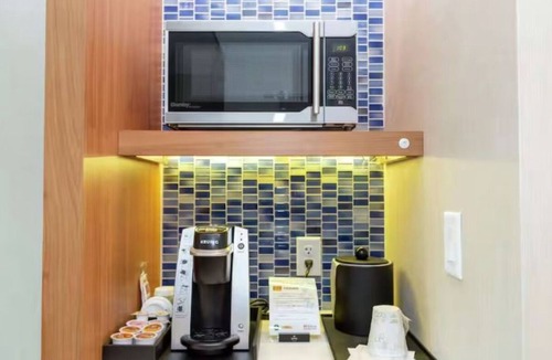 Wesley Chapel Hotel | 3 Tranquil Rooms, Free Parking, Free Breakfast, Pet-friendly