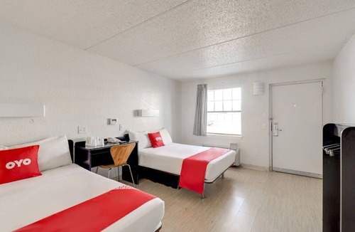Memorial Hotel | 3 Traveler-Focused Units w/All Basics Close to CityCentre Plaza Fun
