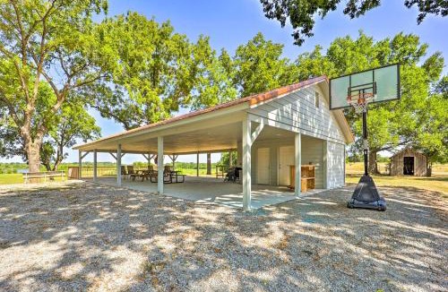 Grove House | 3-Unit Group Retreat! 2 Mi to Wolf Creek Boat Ramp