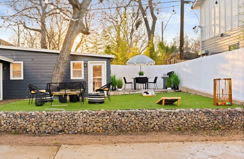 Cherrywood House | 3-Unit House, Sleeps 8, Next to Pickleball Club