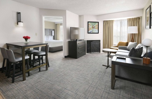 Richardson Hotel | 3 Units Close to The University Of Texas at Dallas! W/Pool Access & Breakfast!