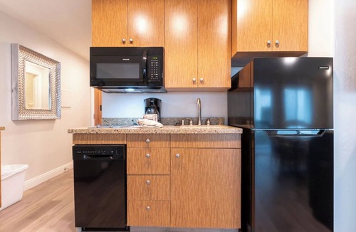 San Clemente Hotel | 3 Units | Kitchenette | Pool | Near Beach & Downtown