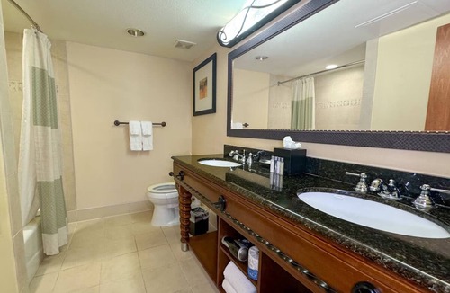 Western Division Hotel | 3 Units | Pet-Friendly Laredo stay w/Grill & Bar