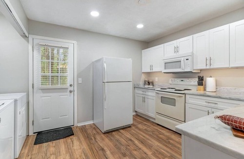 Nashville Condo | 3 Units - Sleeps 24 - Minutes to Downtown/Airport
