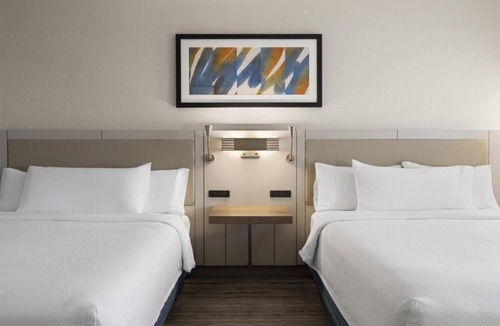 Albuquerque Hotel | 3 Units Stay | Queen beds | Available Common Areas & Breakfast Included