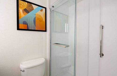Albuquerque Hotel | 3 Units Stay | Queen beds | Available Common Areas & Breakfast Included