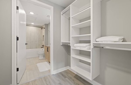Navy Yard Hotel | 3 Units | Urban DC Stay w/Kitchen | Rooftop Terrace | Near Stadium & Museums