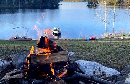 Blue Sea Cabin | 3 Waterfront Cottages - Domaine du Lodge