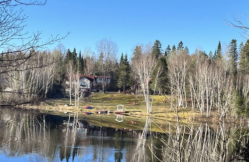 Blue Sea Cabin | 3 Waterfront Cottages - Domaine du Lodge