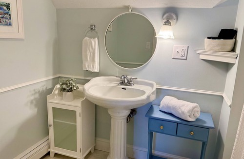 Chiltonville Bed & Breakfast | 3 Waves Bed & Breakfast