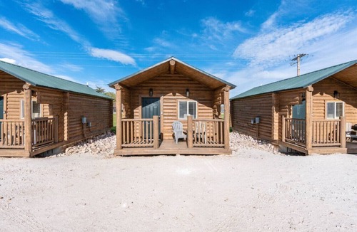 St. Charles Cabin | #3 Wild West Mini Cabin w/AC, Fire Pit & BBQ!