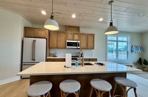 Garrison Apartment | #3 Yellow Lakeview Suite A