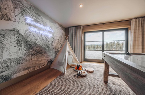 Black Hawk House | 30 Acre Mountain Escape - Epic Divide Views & Pond