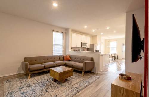 Buda House | 30+Day Furnished Staycation 20 Min. To Downtown Austin~Office~Pets~LazyRiver