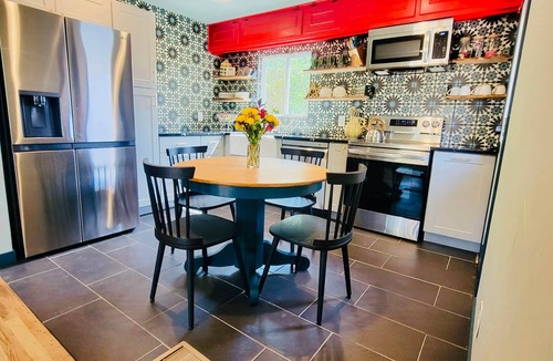 Fort Worth House | 30+ Day Stay by Stockyards & Hospital-Pets Welcome