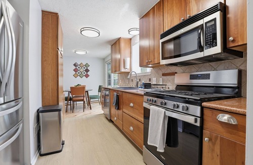 Fredericksburg House | 30+ day stay. Move-in ready! Utilities included