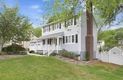 Fredericksburg House | 30+ day stay. Move-in ready! Utilities included