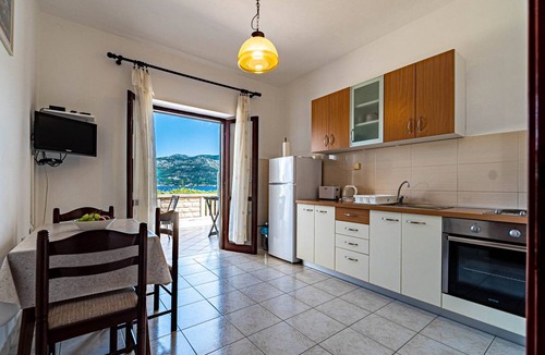 Cove Tri Zala (Zrnovo) Apartment | 30 m² Apartment ∙ 1 bedroom ∙ 2 guests