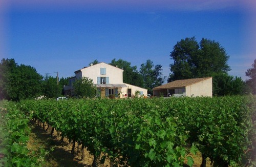 Narbonne Apartment | 30 m2 studio with separate bedroom in quiet area.