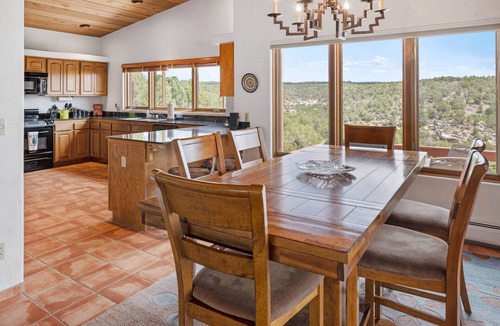 Lewis House | 30 Min to Mesa Verde, Pet Friendly, Big Views!