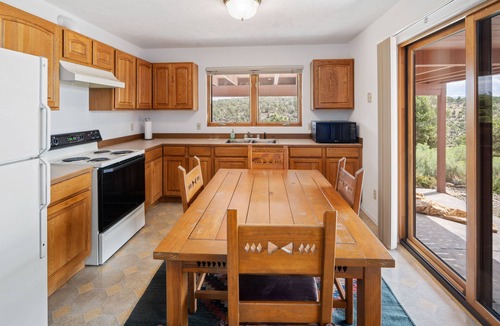 Lewis House | 30 Min to Mesa Verde, Pet Friendly, Big Views!