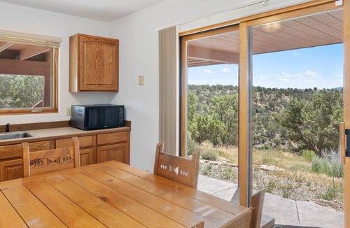 Lewis House | 30 Min to Mesa Verde, Pet Friendly, Big Views!
