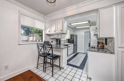 Midwest City House | 30 min to OU! Spacious 5 bedroom home with Private Pool and Hot Tub