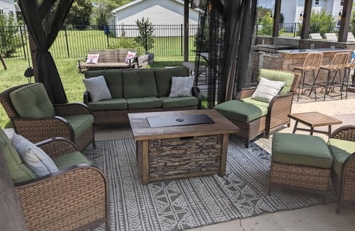 Fox Valley House | 30 mins to CHI, 3 Kings, BBQ Grill, TV, Spacious