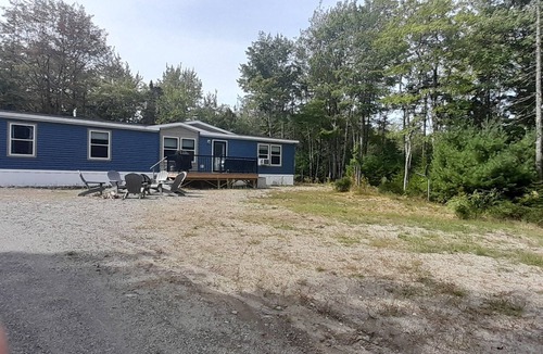 Lamoine House | 30 minutes from Bar Harbor Acadia National Park.