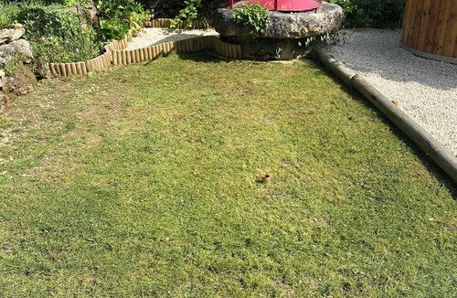 Rom House | 30 minutes from Futuroscope, lovely fully-equipped country gîte.