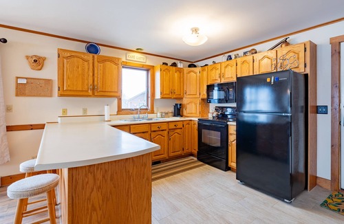 Newport Center Apartment | 30 minutes from Jay's Peak! Cozy, Lakeside Condo!