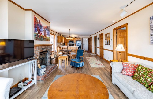 Newport Center Apartment | 30 minutes from Jay's Peak! Cozy, Lakeside Condo!