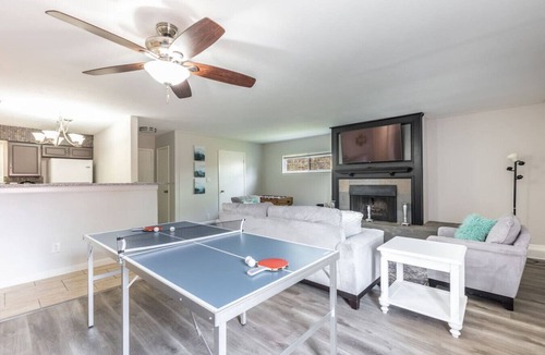Plano House | 30% OFF Arcade Mania - Large Yard 4 pets! 4 TVs