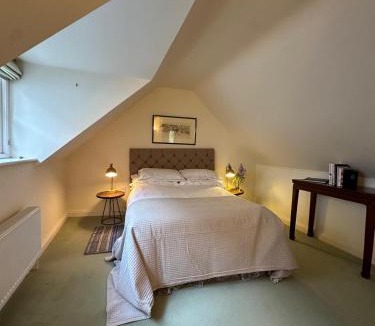 Hungerford House | 30 Park Street