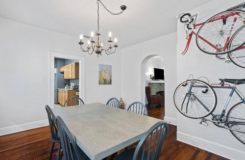 Riverside Ski Chalet | 30 Seconds to Bars! l 3bd 2 bath l Private
