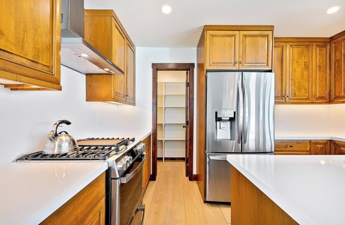 Mission Beach House | 30+Stay! On the Sand, Rooftop Deck, Walk 2 Shops!