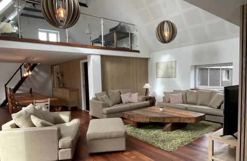 Praesto House | 300 m2 modern and charming farmhouse