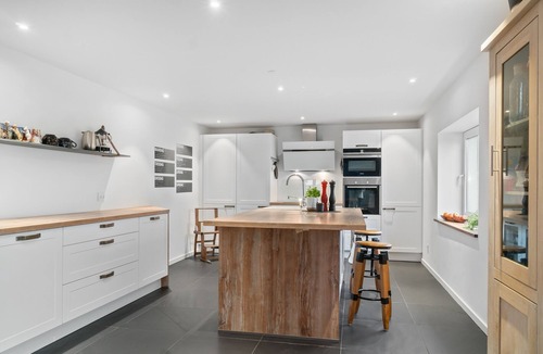 Praesto House | 300 m2 modern and charming farmhouse