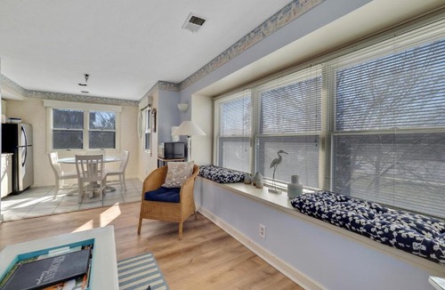 Traverse City House | 300 North Shore Inn