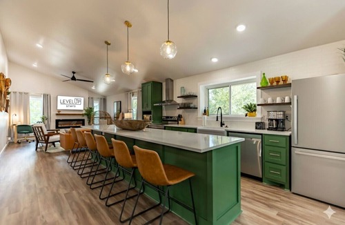 Granite Shoals House | 300 steps from Lake~Hot Tub~Fire Pit~Game Room