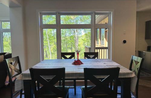 Dwight House | 3000SF Modern Cottage, Muskoka