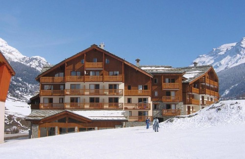 Val Cenis Apartment | 300m from resort center, swimming pool, balcony, tv, 35m², Val Cenis