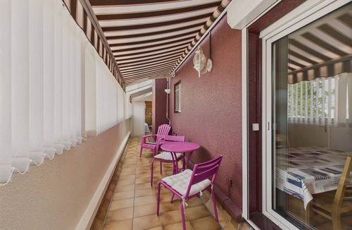 Andernos-les-Bains Apartment | 300m from beach, Andernos centre – sleeps 4