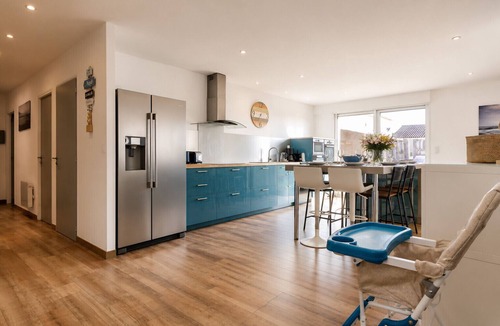 La Gueriniere House | 300m from beaches - House with garden for 12