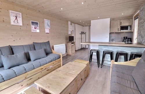 Meribel-Mottaret Apartment | 300m from resort center, 2nd floor, balcony, 34m², Méribel-Mottaret