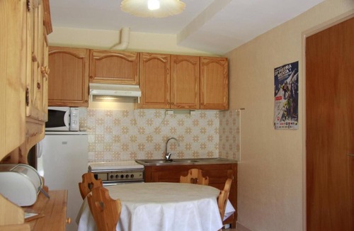 Areches Apartment | 300m from resort center, 1st floor, view mountain, balcony, parking, tv, ski locker, 42m²