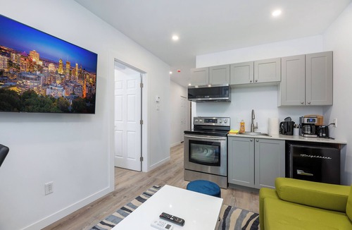 Quartier des Spectacles Apartment | #301 Downtown's Exquisite Luxury One-Bedroom