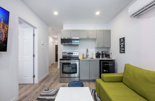 Quartier des Spectacles Apartment | #301 Downtown's Exquisite Luxury One-Bedroom